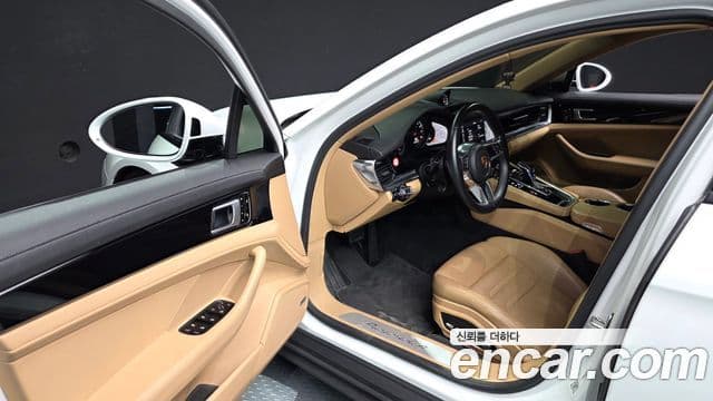 Porsche Panamera 2018 — ფოტო 8/18