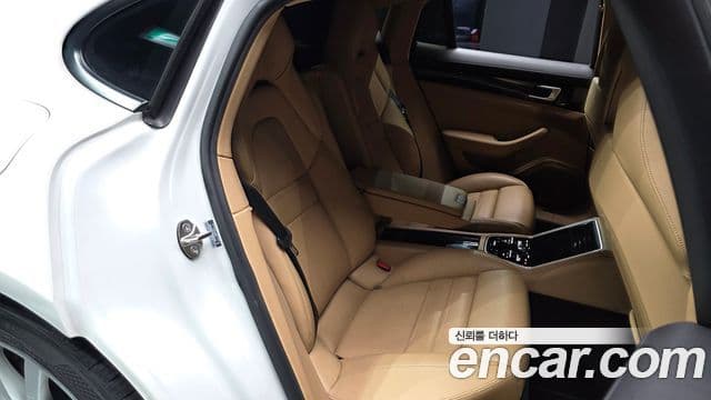 Porsche Panamera 2018 — ფოტო 11/18