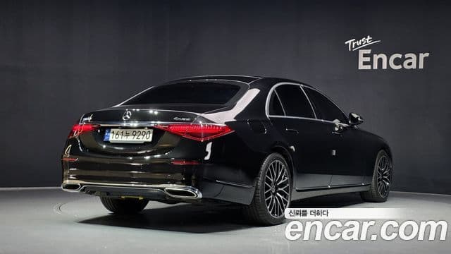 Mercedes-Benz S-Class 2023 — Photo 20/37