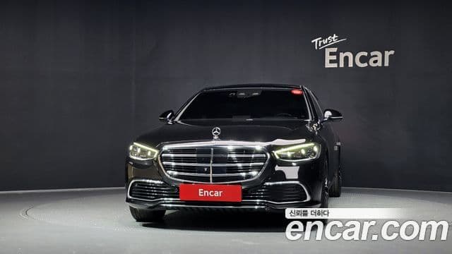 Mercedes-Benz S-Class 2023 — Photo 24/37