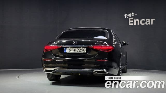 Mercedes-Benz S-Class 2023 — Photo 13/37