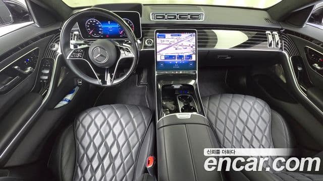 Mercedes-Benz S-Class 2023 — Photo 5/37