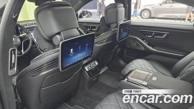 Mercedes-Benz S-Class 2023 — Photo 2/37