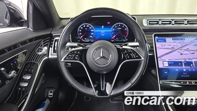 Mercedes-Benz S-Class 2023 — Photo 3/37