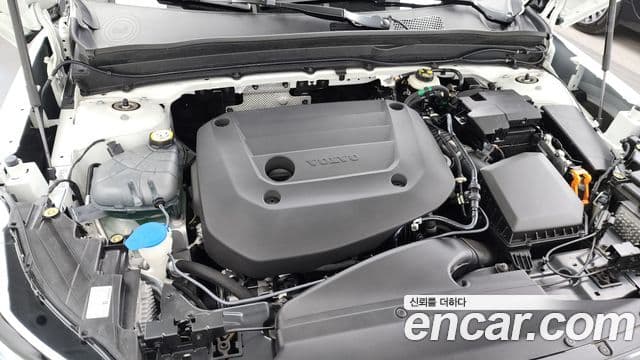 Volvo XC40 2024 — Şəkil 30/33