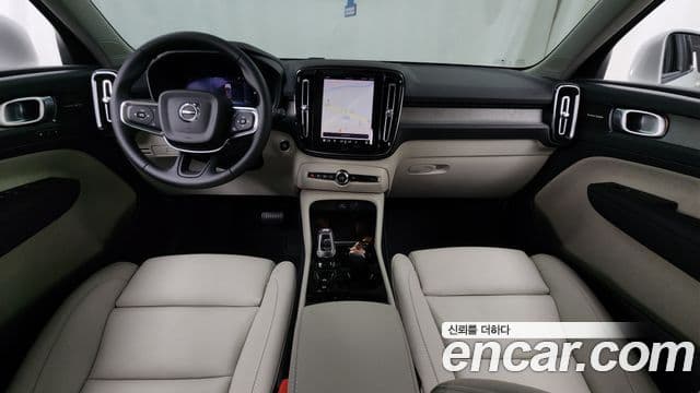 Volvo XC40 2024 — Şəkil 1/33