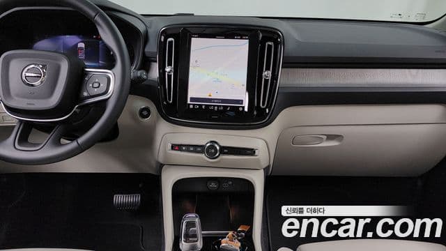 Volvo XC40 2024 — Şəkil 3/33