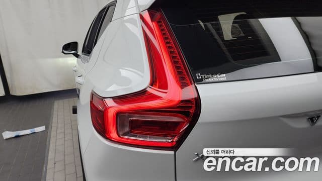 Volvo XC40 2024 — Şəkil 23/33