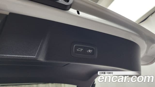 Volvo XC40 2024 — Şəkil 22/33