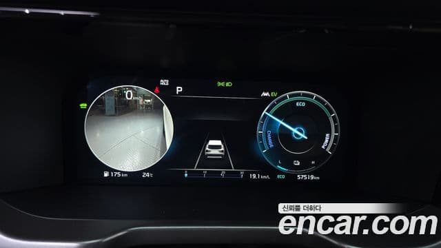 Kia Sorento 2023 — Şəkil 8/20