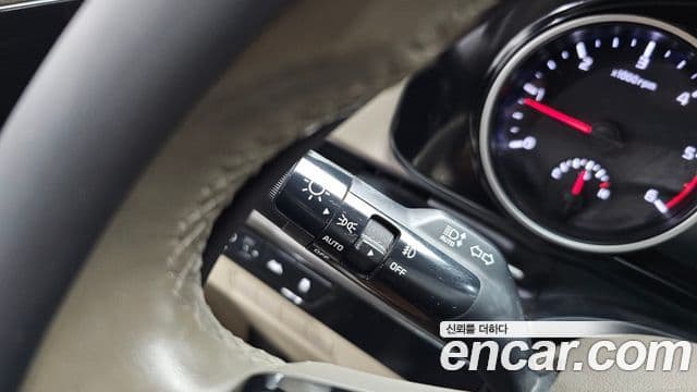Kia Carnival 2020 — Şəkil 27/34