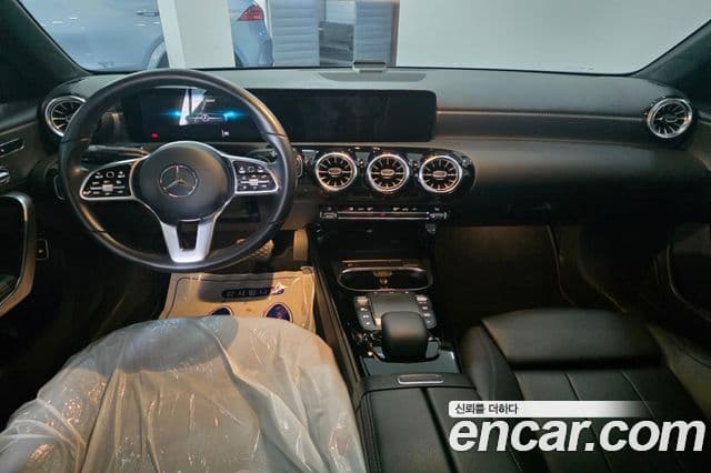 Mercedes-Benz A-Class 2021 — ფოტო 18/19