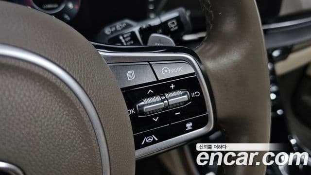 Kia Carnival 2021 — Şəkil 17/20