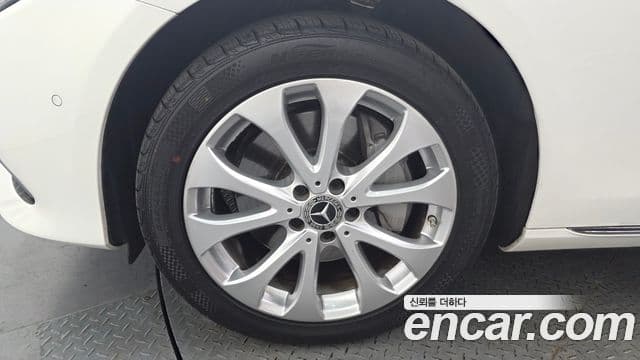 Mercedes-Benz E-Class 2018 — Şəkil 5/20