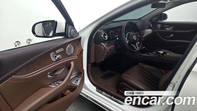 Mercedes-Benz E-Class 2018 — Şəkil 10/20