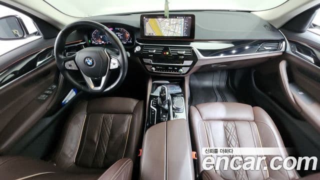 BMW 5 Series 2021 — ფოტო 7/20