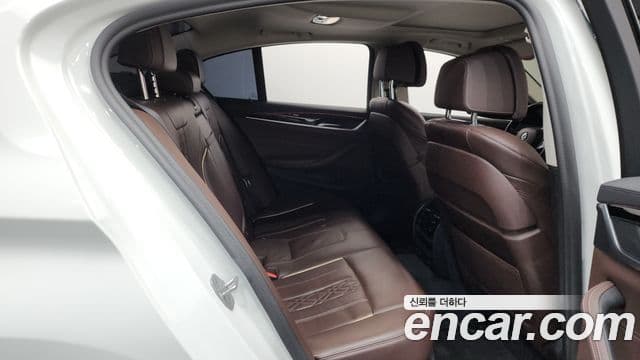 BMW 5 Series 2021 — ფოტო 11/20
