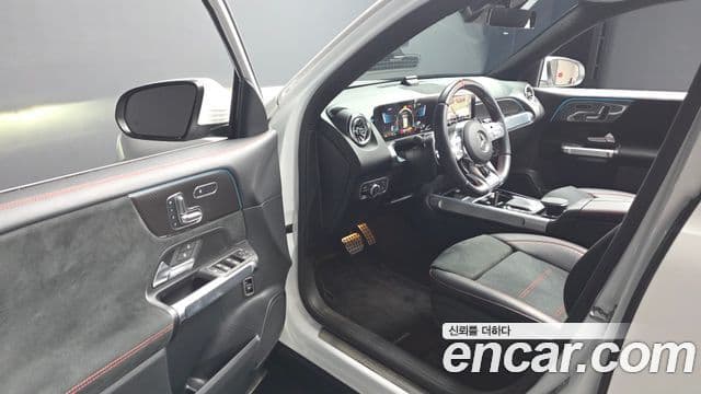 Mercedes-Benz GLB-Class 2023 — Şəkil 10/20