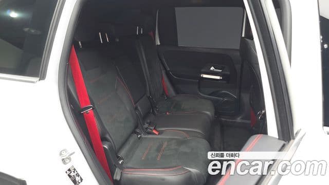 Mercedes-Benz GLB-Class 2023 — Şəkil 11/20