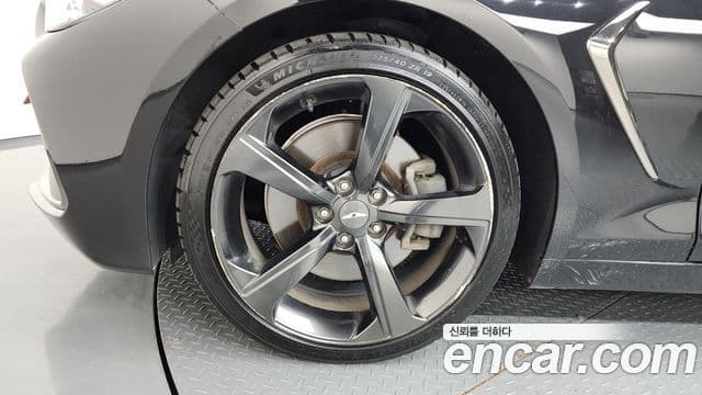 Genesis G70 2019 — ფოტო 5/20