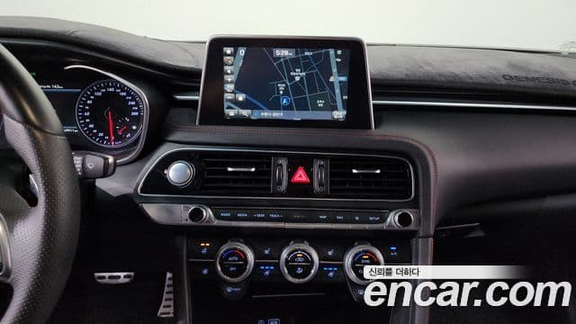 Genesis G70 2019 — ფოტო 12/20
