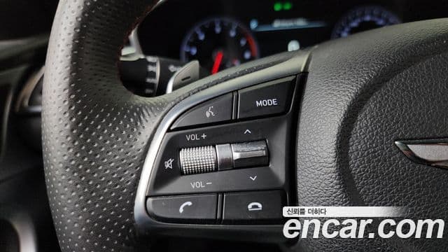 Genesis G70 2019 — ფოტო 17/20