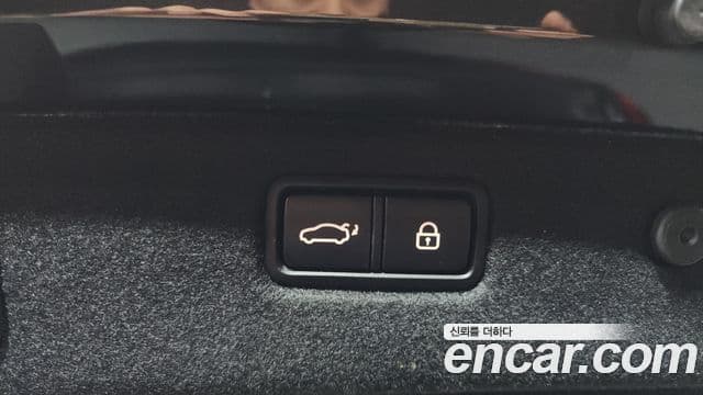 Genesis G70 2019 — ფოტო 19/20