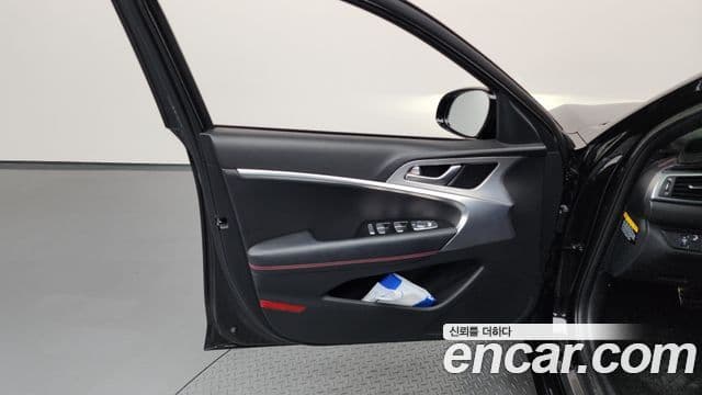 Genesis G70 2019 — Photo 29/36