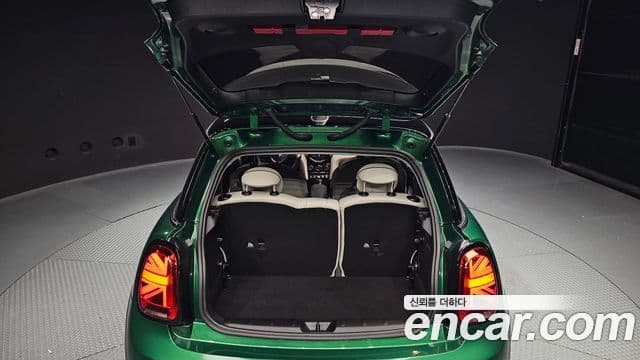 Mini Cooper S 2023 — фото 20 из 20