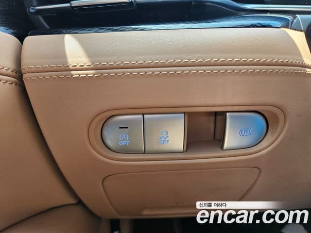 Genesis G90 2023 — ფოტო 14/20