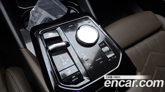 BMW 5 Series 2024 — Şəkil 9/20