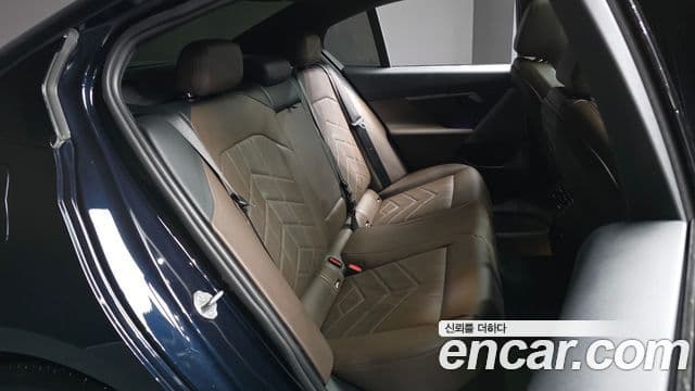 BMW 5 Series 2024 — Şəkil 12/20