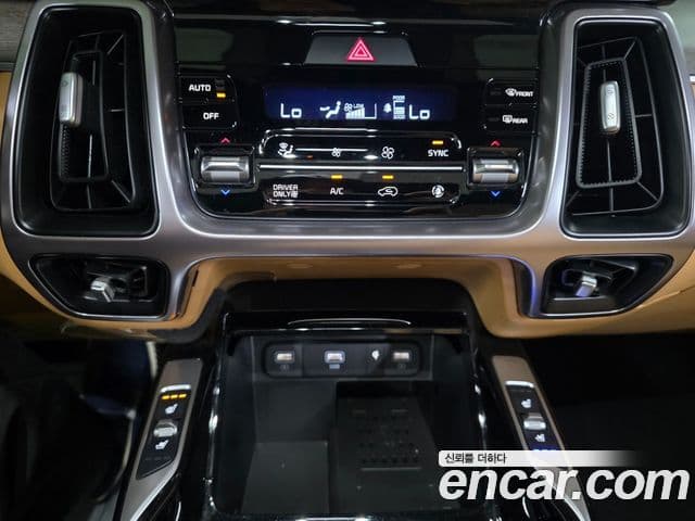 Kia Sorento 2022 — ფოტო 9/20