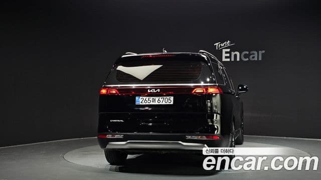 Kia Carnival 2023 — Фото 3/20