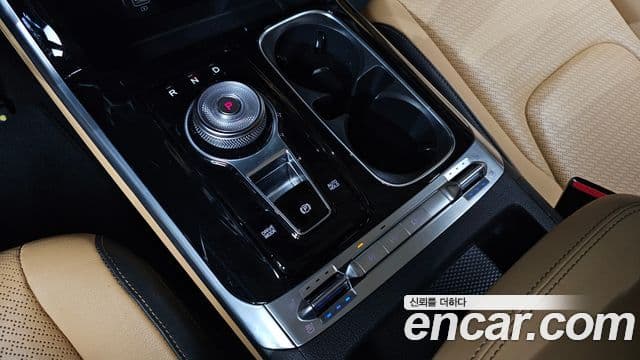 Kia Carnival 2023 — Фото 8/20