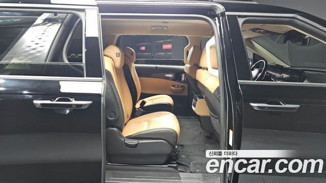 Kia Carnival 2023 — Фото 11/20