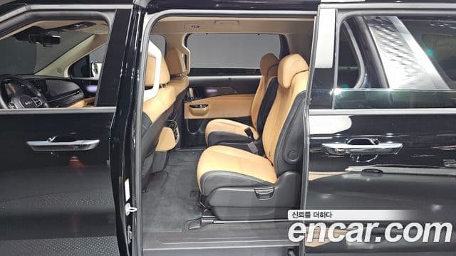Kia Carnival 2023 — Фото 12/20