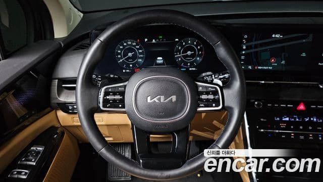 Kia Carnival 2023 — Фото 14/20