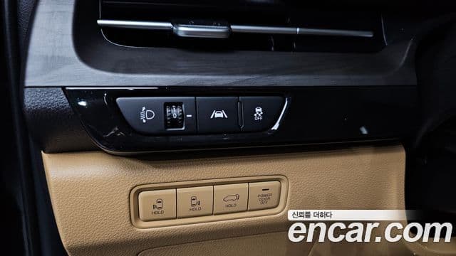 Kia Carnival 2023 — Фото 17/20
