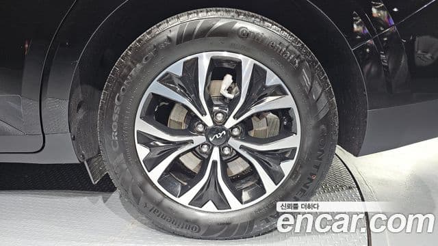 Kia Carnival 2023 — Photo 8/30