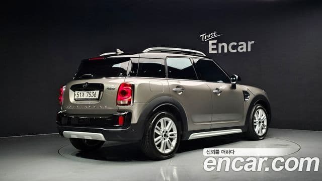Mini Cooper Countryman 2019 — Фото 2/20