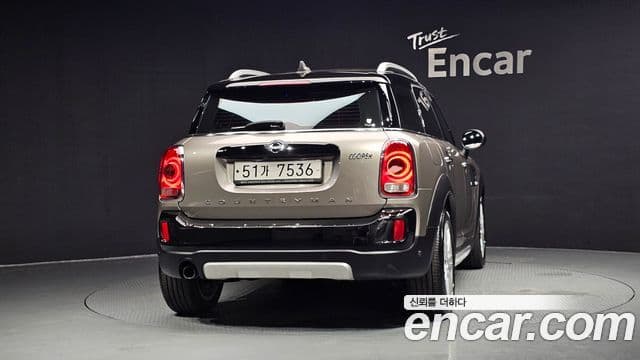 Mini Cooper Countryman 2019 — Фото 4/20
