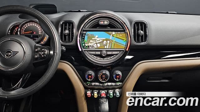 Mini Cooper Countryman 2019 — Фото 15/20