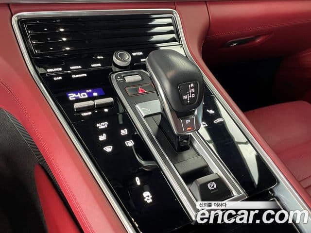 Porsche Panamera 2021 — Photo 19/20