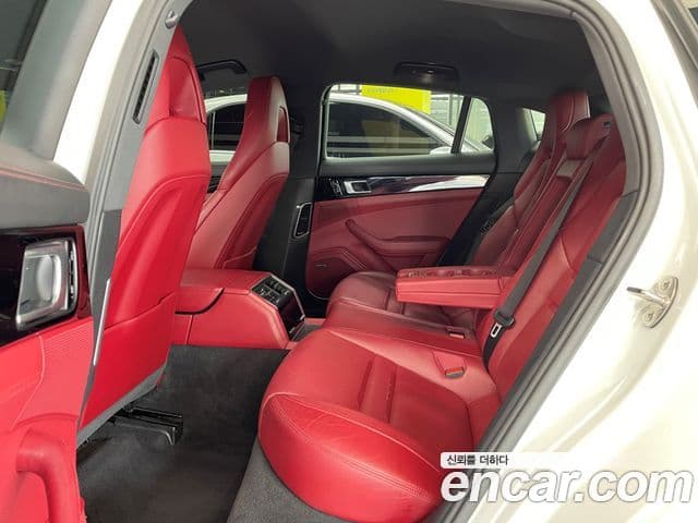 Porsche Panamera 2021 — Photo 5/20