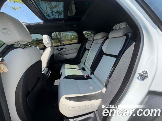Land Rover Range Rover Velar 2021 — Şəkil 10/20