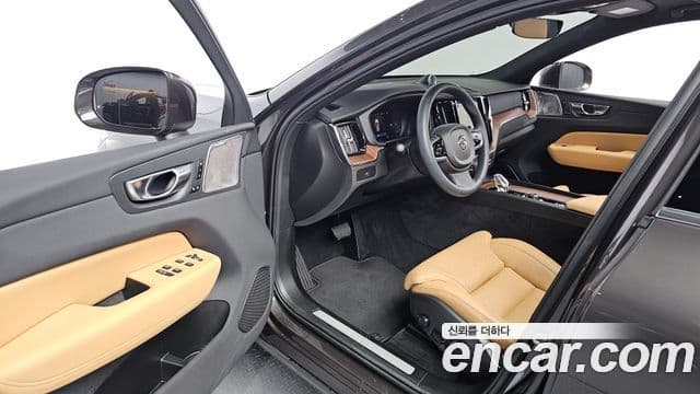 Volvo XC60 2023 — Şəkil 11/20