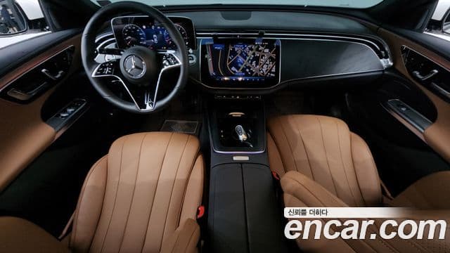 Mercedes-Benz E-Class 2024 — ფოტო 7/20