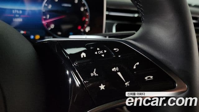 Mercedes-Benz E-Class 2024 — ფოტო 16/20