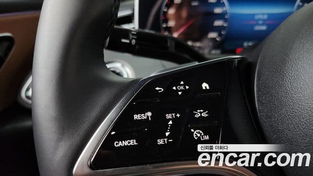 Mercedes-Benz E-Class 2024 — ფოტო 17/20